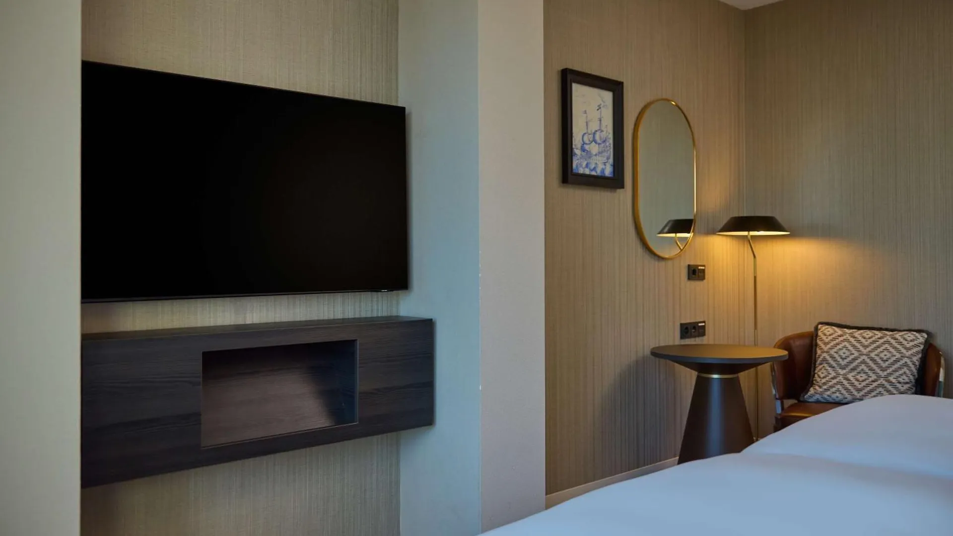 Mainport Hotel Rotterdam, A Hilton Affiliate Hotel 4*, Rotterdam Netherlands