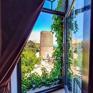 sultan-inn-boutique-hotel.aboutbakuhotels.com/