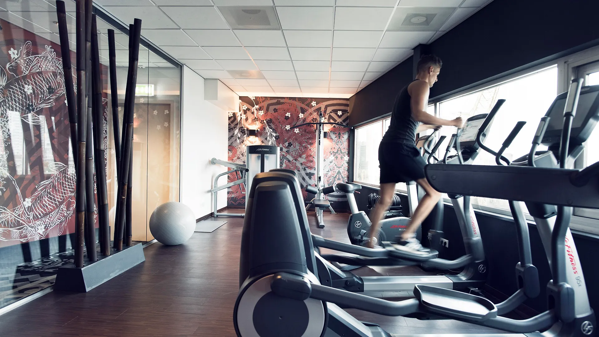 Mainport Hotel Rotterdam, A Hilton Affiliate Hotel