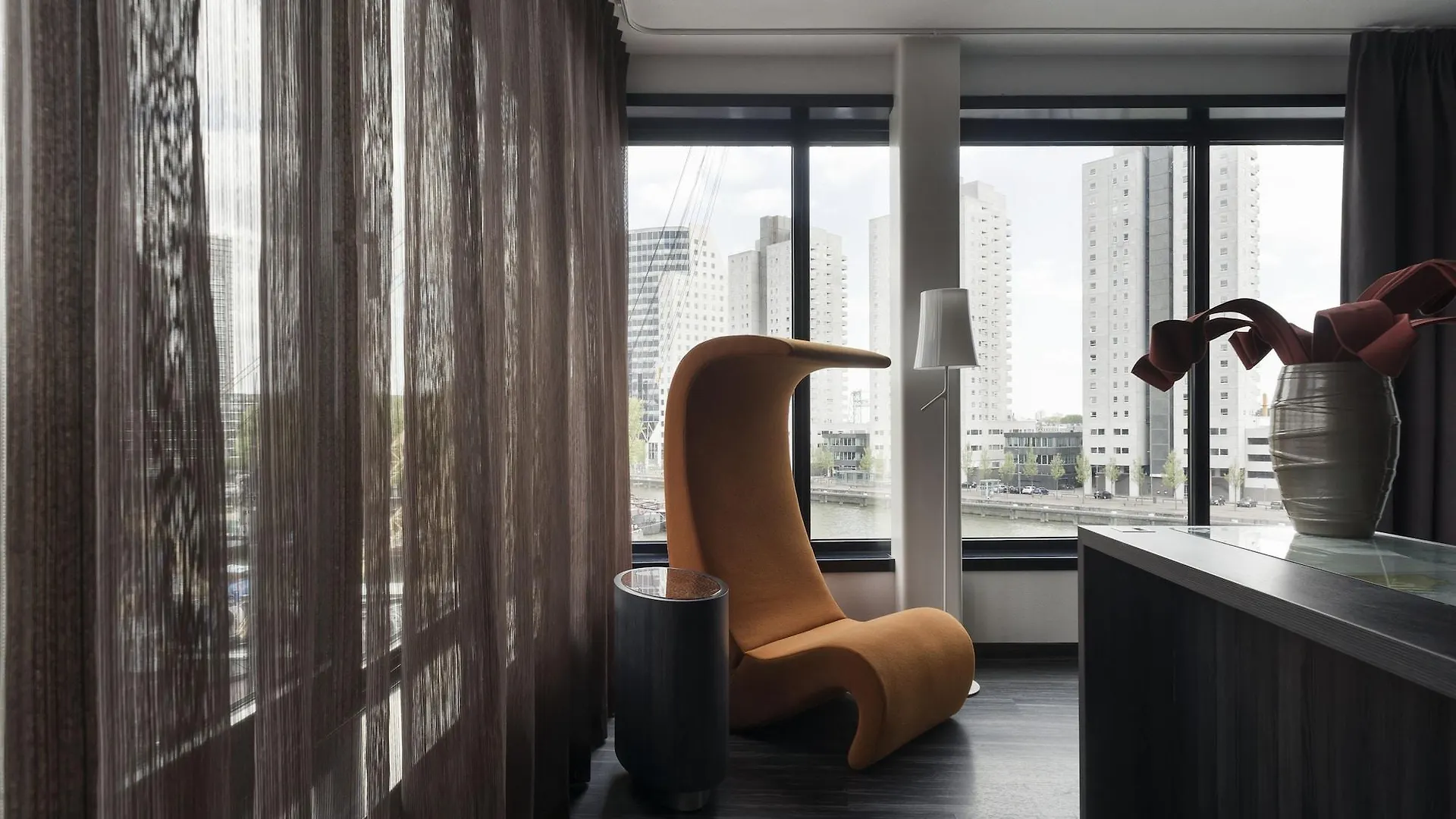 Mainport Hotel Rotterdam, A Hilton Affiliate Hotel 4*, Роттердам Нидерланды